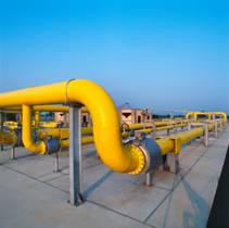 Các công ty dầu khí chuyển trọng tâm sang khí hóa lỏng